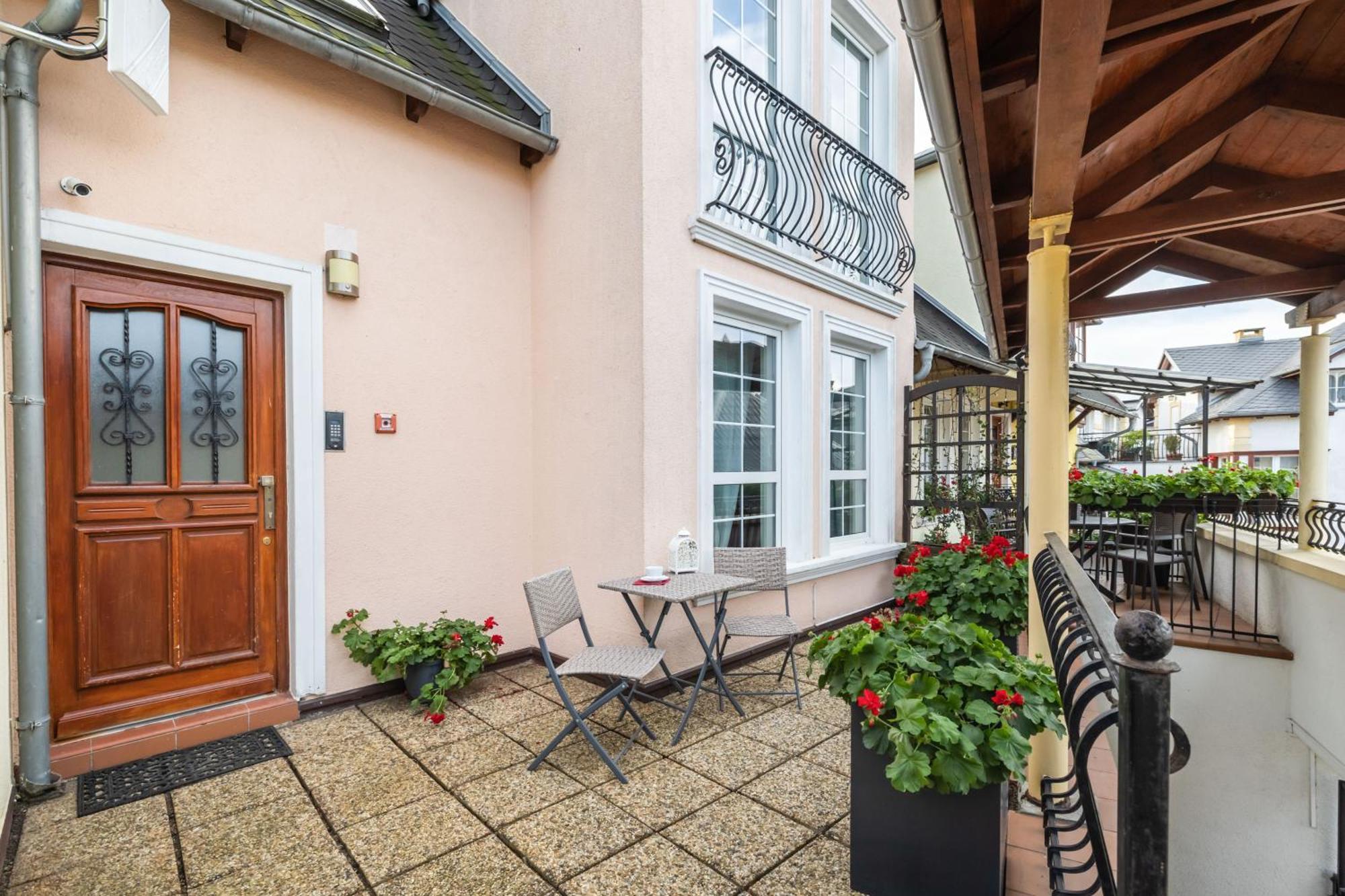 Przy Plazy - Promenada By Renters Apartment *